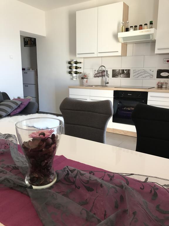 Sanja Apartment *